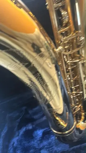 Vendo saxofone tenor Yamaha 62 logo black