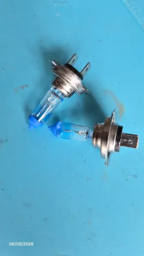 Par de lâmpadas halógenas Philips Super Branca H7 originais - Carro ou Moto