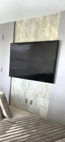 Vendo TV Samsung usada com placa de tela com defeito