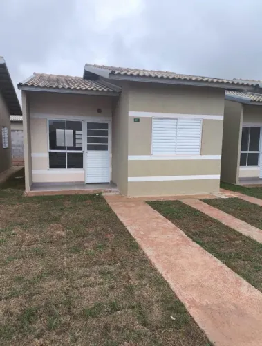 ALUGA-SE CASA - VILLAGIO DAS CAMÉLIAS | PEDRA 90