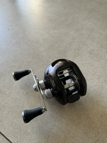 Carretilha Shimano Curado 301E7 (JAPAN)