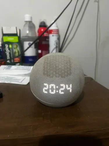 Alexa Echo Dot 4th com relógio