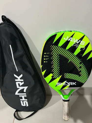Vendo Raquete de Beach Tênnis Shark Jaws PRO