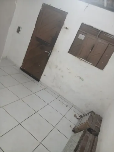 Aluga-se casa com 2 quartos em Dix-Septrosado.