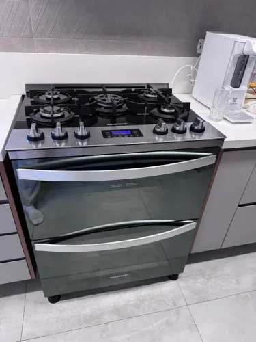 Vendo, fogão Brastemp 5 bocas. Usado menos de 1 ano