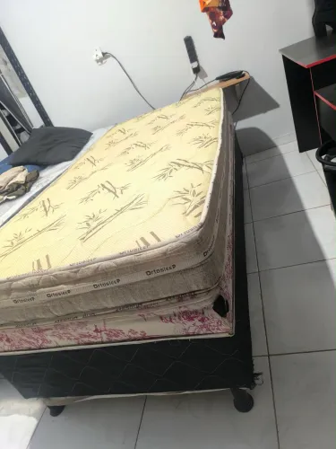 Vendo Cama Box Solteiro