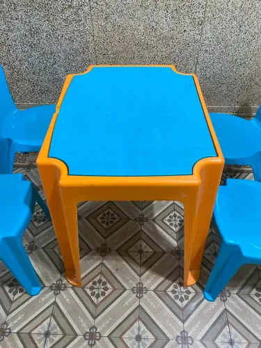 Mesa Infantil Tramontina com Baú com 4 Cadeiras Tramontina