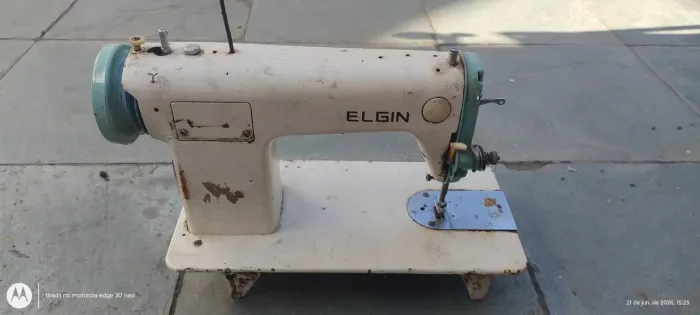 Máquina de costura Elgin relíquia