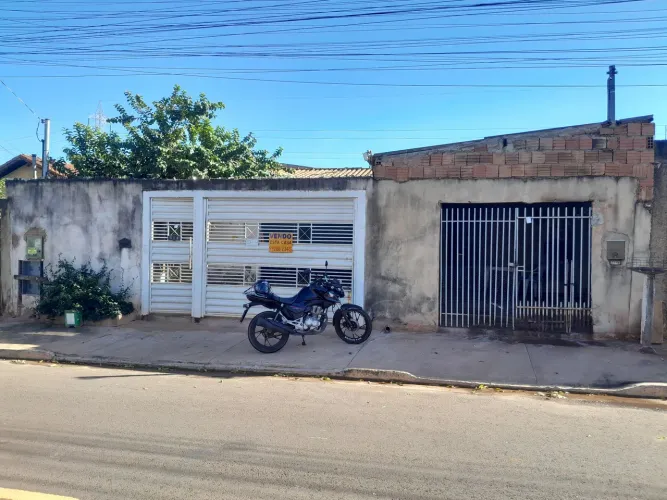 Casa a venda bem localizada 