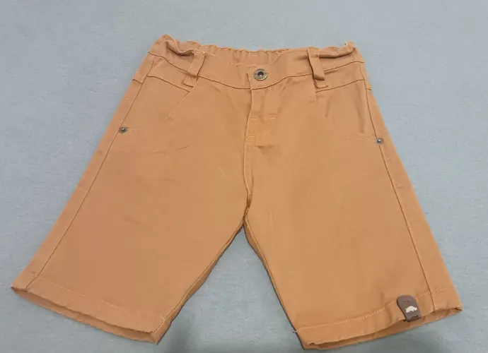 Shorts infantil tamanho 4 anos ajustável na cintura , usada em bom estado