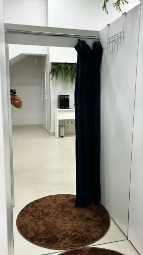 Provador de roupas em MDF / loja 