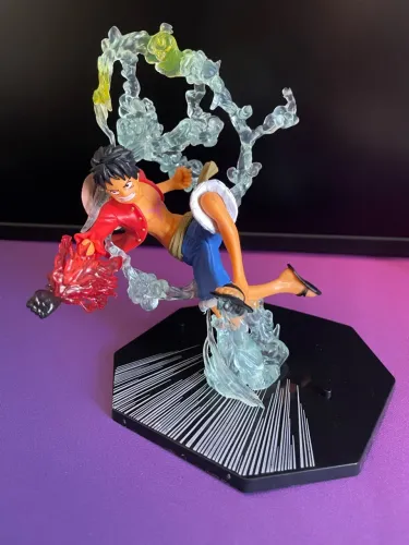 Action figure luffy