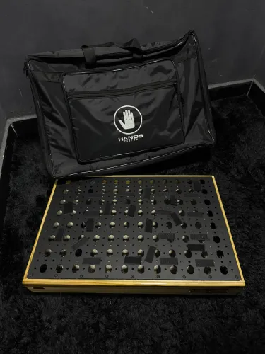 Pedalboard Hands Supreme 60x40 + Softbag Luxo + LED