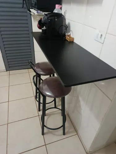 Balcão de cozinha + 2 banquinhos