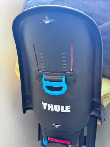 Cadeirinha traseira Thule para fixação no quadro