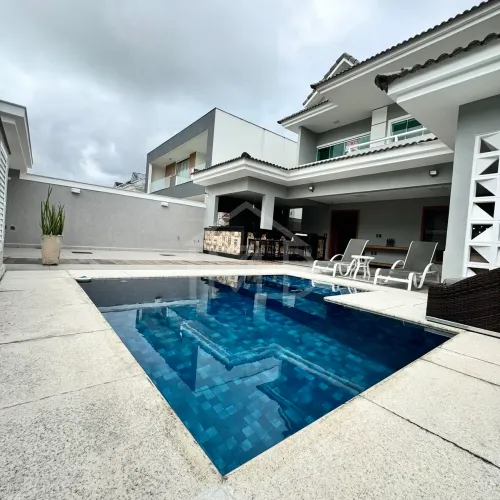 Linda casa mobiliada, aceita deposito, 5 suítes, 320m, piscina