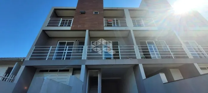 Sobrado Triplex com duas suítes no bairro Imigrante - Farroupilha