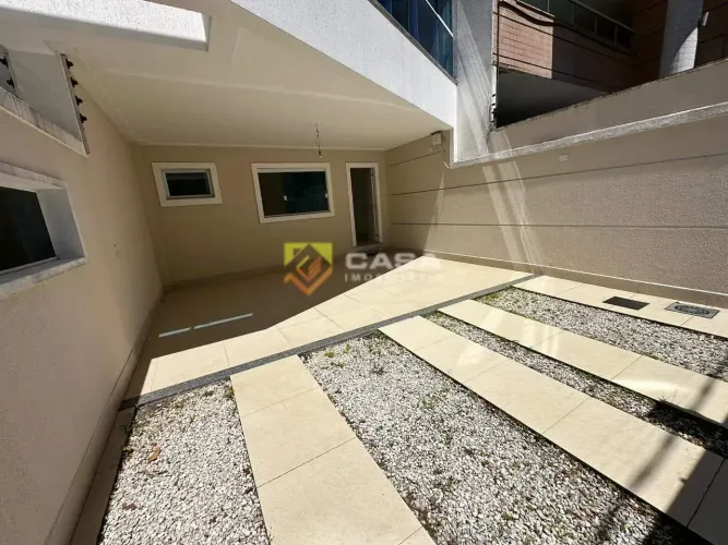 JHU-Casa Duplex de Alto Padrão a Poucos Passos da Praia de Jardim Camburi | 4 Quartos e 2