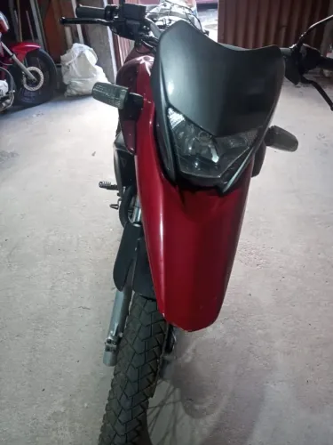 Vendo moto em ótimo estado.