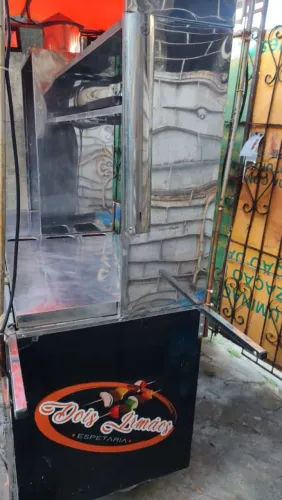 Carrinho ótimo completo fizer suporte de cúbica. Todo completo