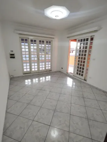 Sobrado para Locação no Parque Residencial União, São José dos Campos