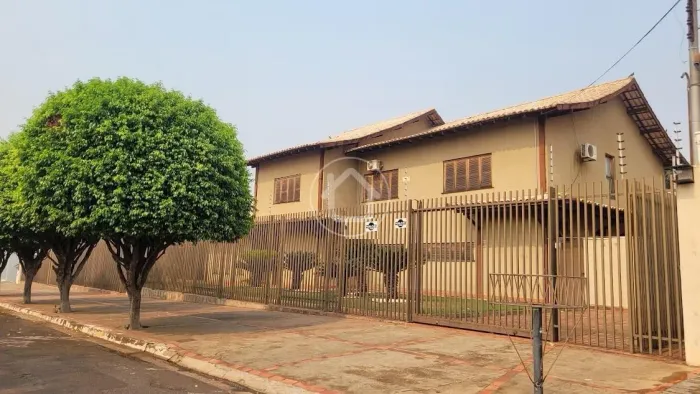 SOBRADO NO JARDIM AUTONOMISTA EM TRÊS TERRENOS