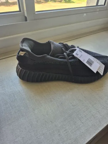 Tênis Adidas Yeezy Boost 350 - preto - tamanho 42/43 - NOVO 