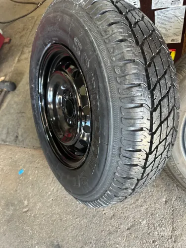 Roda aro 16 6 furos, com pneu semi novo