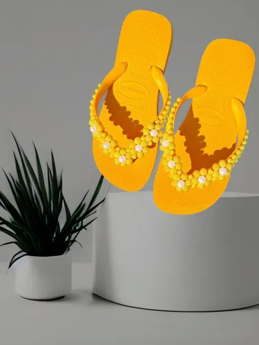 Chinelo Havaianas Top Original Bordado com Pérolas 