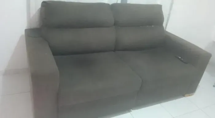 Vendo sofá retrátil e 2 poltronas 