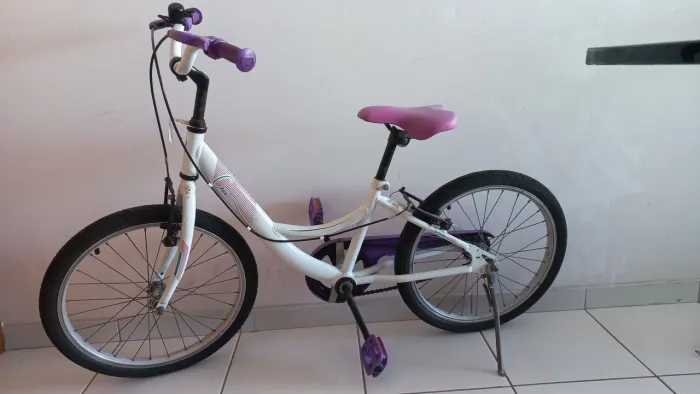 Bicicleta Caloi Ceci aro 20 (usada)