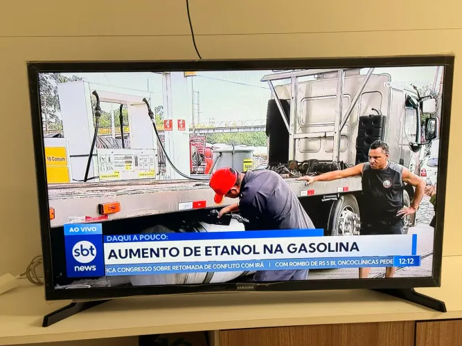 Tv Samsung smart 32 polegadas semi nova