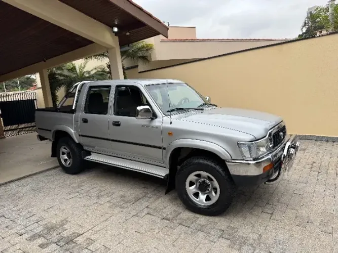 Toyota Hilux CD SRV 4X4 3.0 8V 116cv TB Diesel 2003