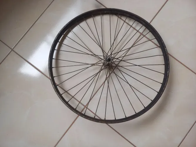 Roda de bicicleta barra forte antiga