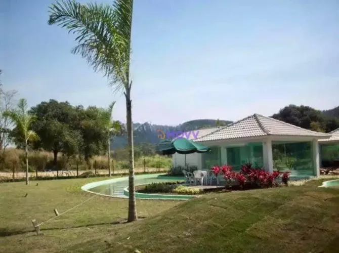 Terreno dentro de condomínio
