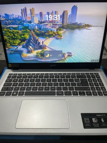 Vendo notebook Acer semi novo