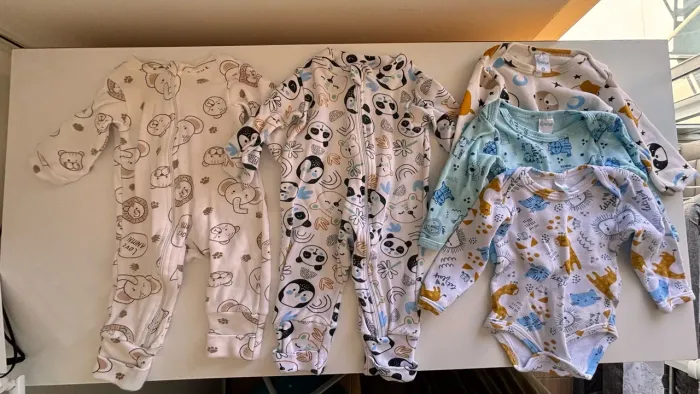 Kit bebê RN 2 macacões e 3 bodies marca Amore