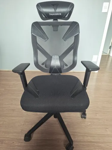 Cadeira Gamer Ergonômica Thunder XR Yama 3 Preta - Perfeito estado