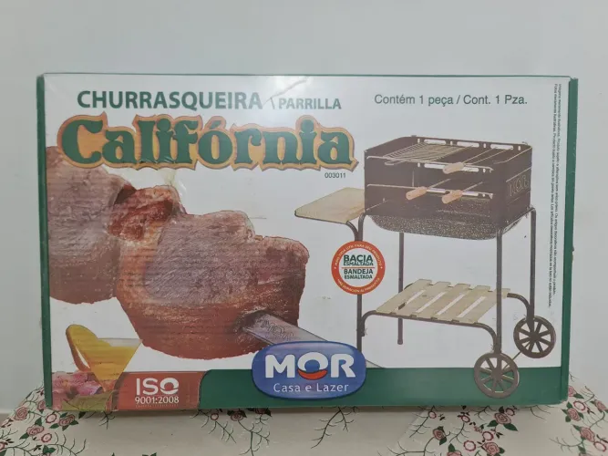 Churrasqueira Móvel Califórnia MOR Lacrada