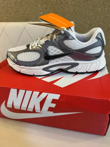 TÊNIS Nike NOVO NA CAIXA