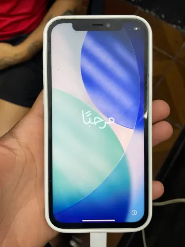 Vendo iPhone 12 128gb 80% bateria tenho nota fiscal e caixa funcionando tudo perfeitamente