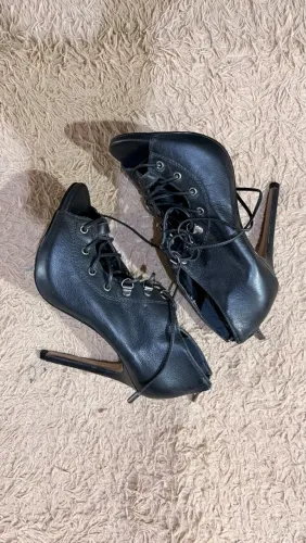 Salto fino preto
