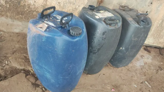 Vendo galões de 50 lts