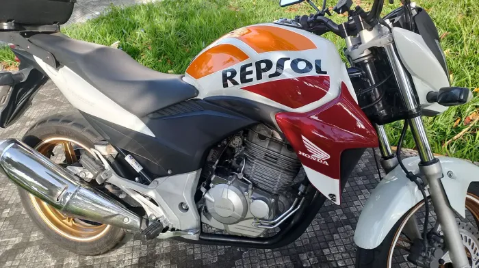 Moto Série Especial... 