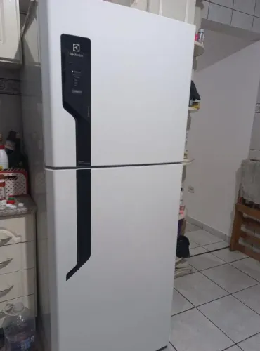 Geladeira Electrolux frost free430 l nunca deu defeito sem enferrujados nem amassados