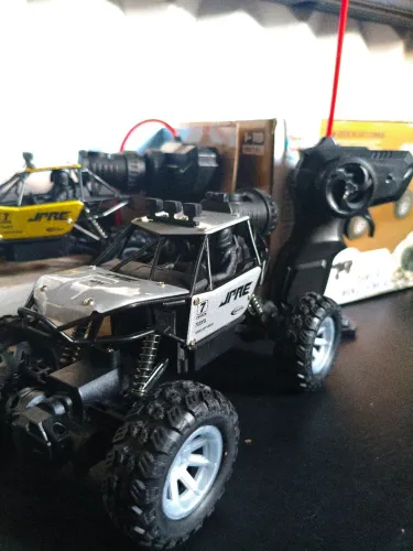 Carro controle remoto Off-road recarregável