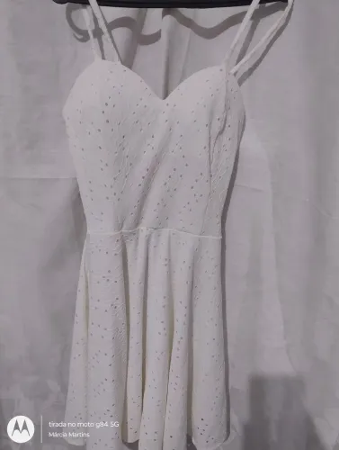 Vestido branco de alcinhas