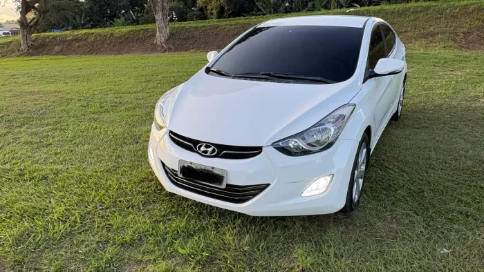 Hyundai Elantra GLS 1.8 16V Aut. 2012