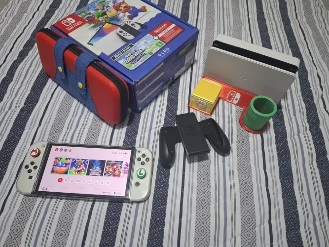 Nintendo Switch Oled Desbloqueado 256GB completo na Caixa + Case + Stande