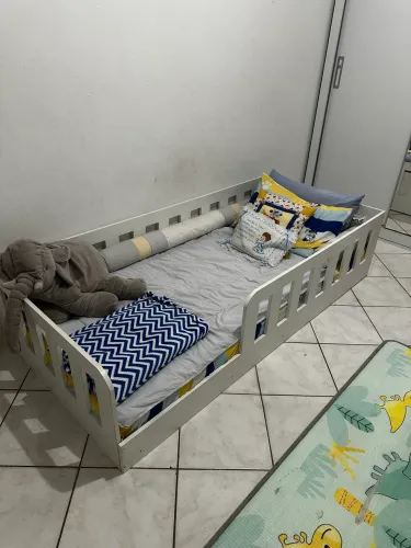 Cama com colchão infantil